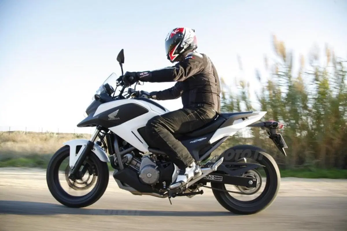 Honda NC700X  (3)