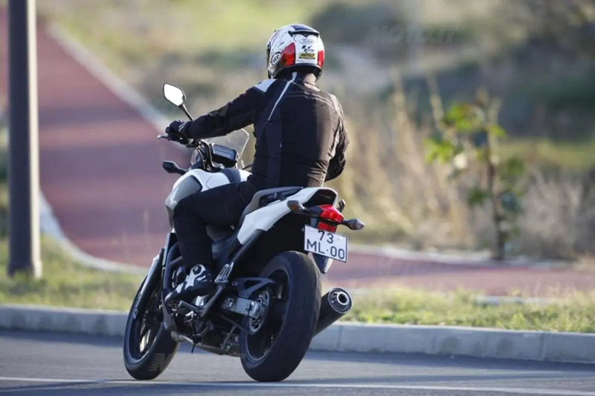 Honda NC700X  (8)