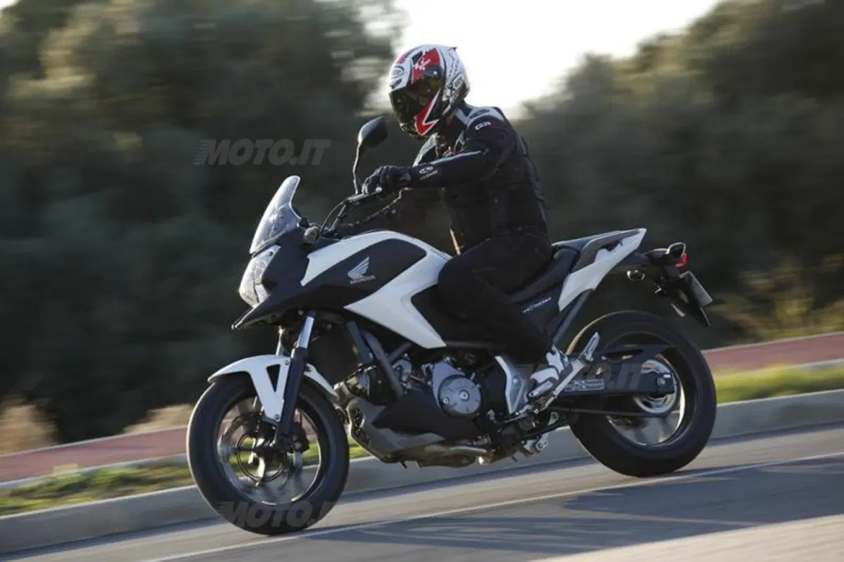 Honda NC700X  (10)
