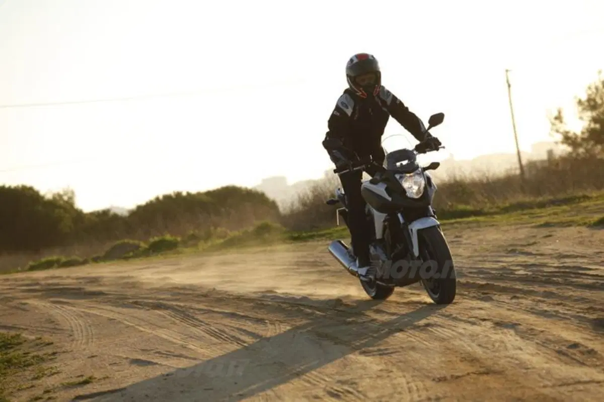 Honda NC700X  (17)