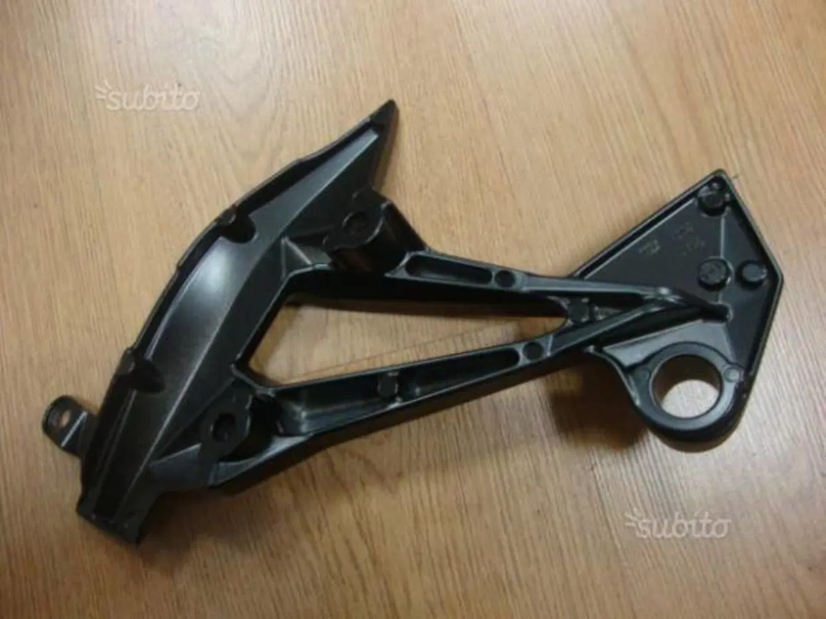 Supporto pedana post.dx Kawasaki Z750-100 (2)