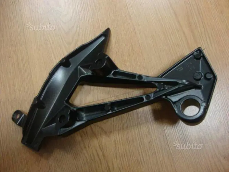 Supporto pedana post.dx Kawasaki Z750-100 (2)