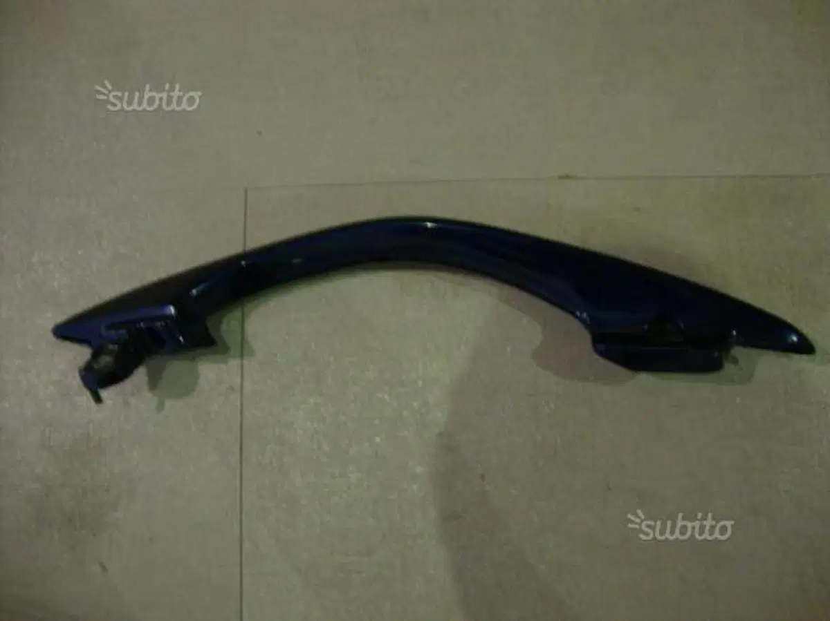 Maniglia passeggero dx suzuki burgman 400 2003
