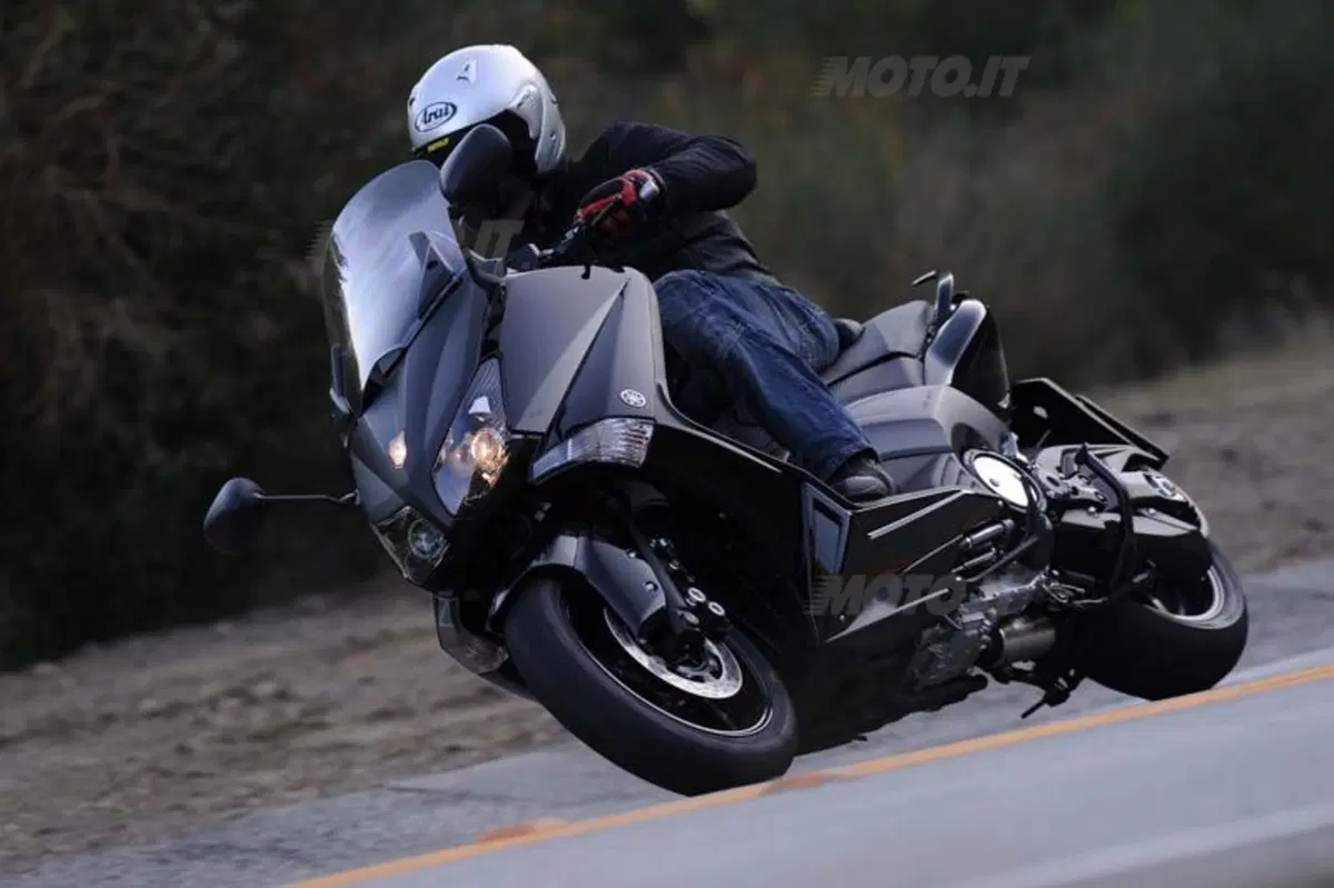 Yamaha TMAX 530  (3)
