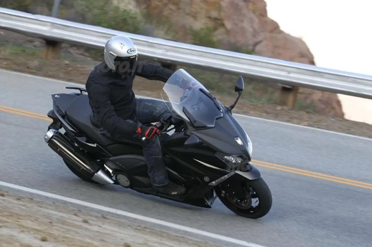 Yamaha TMAX 530  (5)
