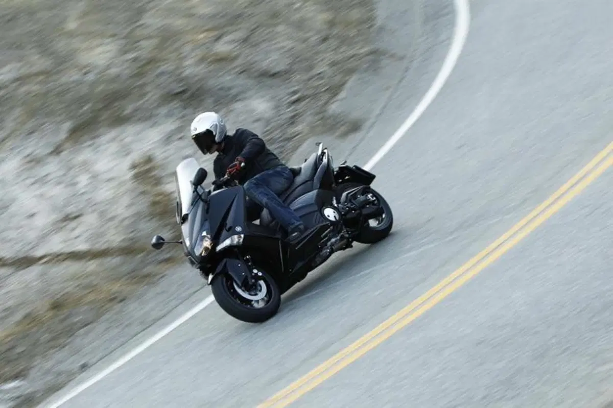 Yamaha TMAX 530  (13)
