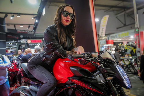 Le ragazze di EICMA 2019 (5)