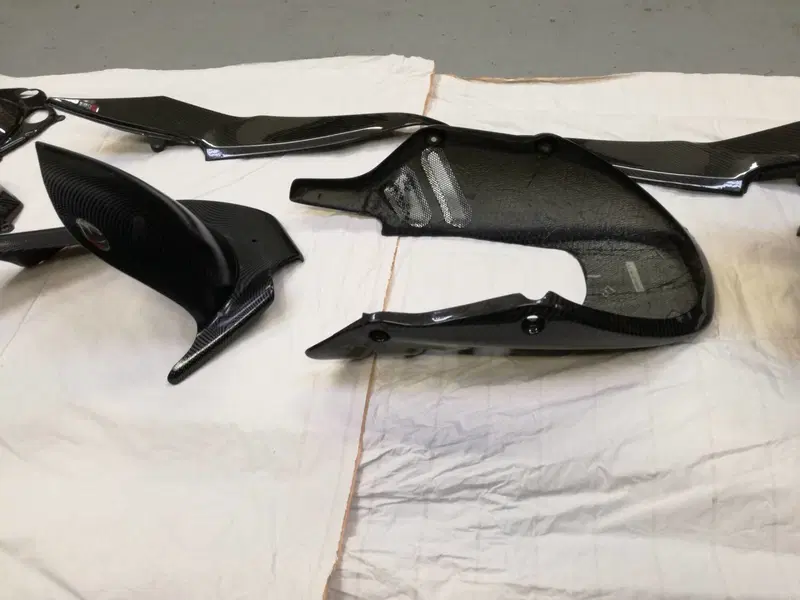 Kit Carbonio Kawasaki ER 6N Leovince (2)