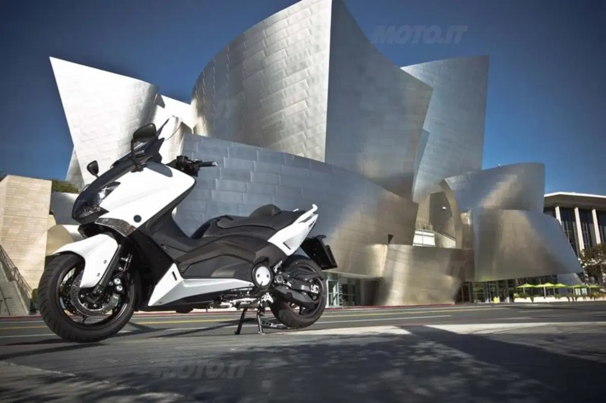 Yamaha TMAX 530  (25)