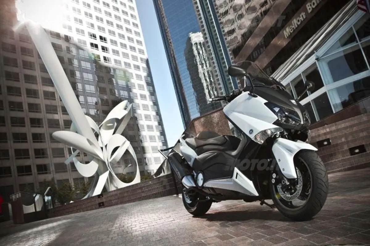 Yamaha TMAX 530  (27)