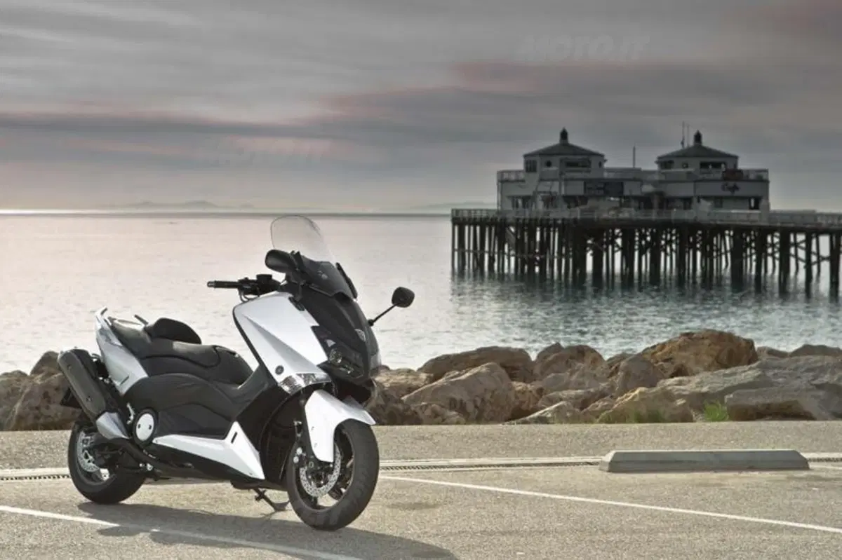 Yamaha TMAX 530  (32)