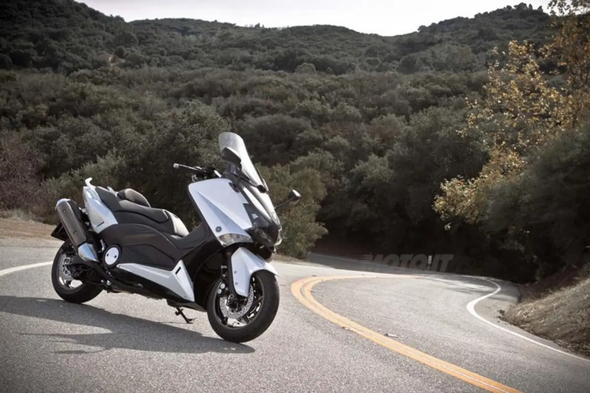 Yamaha TMAX 530  (33)