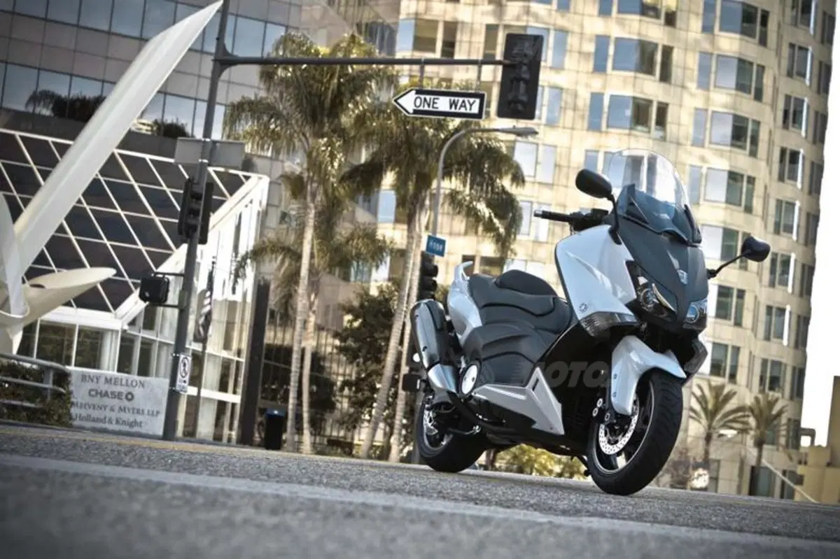 Yamaha TMAX 530  (39)