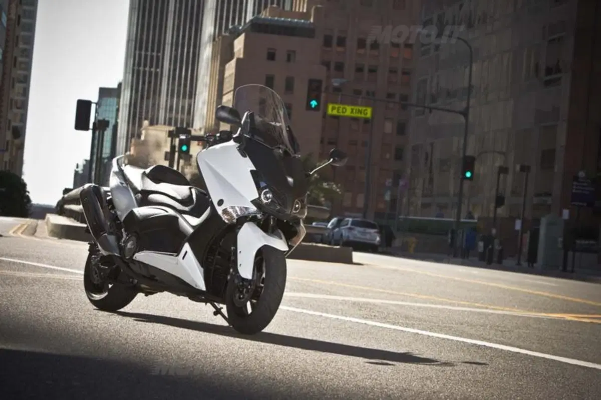 Yamaha TMAX 530  (40)