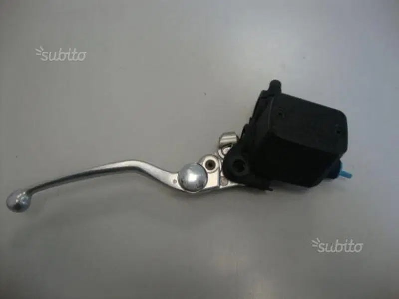 Pompa freno dx GP800 Brembo (2)