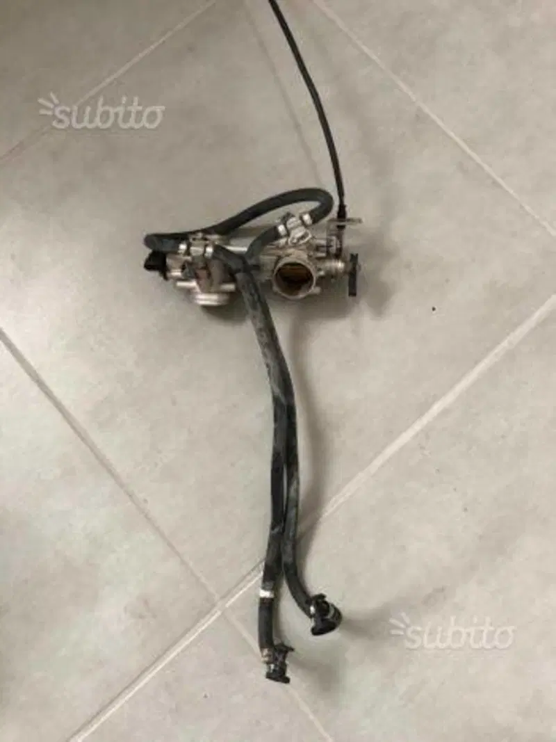 Ducati Monster 620 2005 corpo farfallato (3)