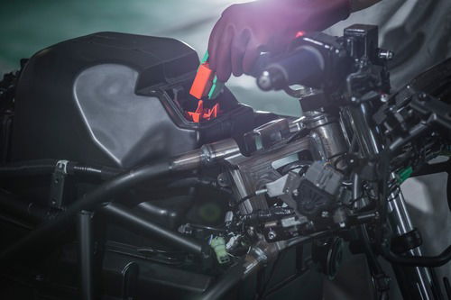 Kawasaki annuncia l'arrivo di una Ninja elettrica (2)