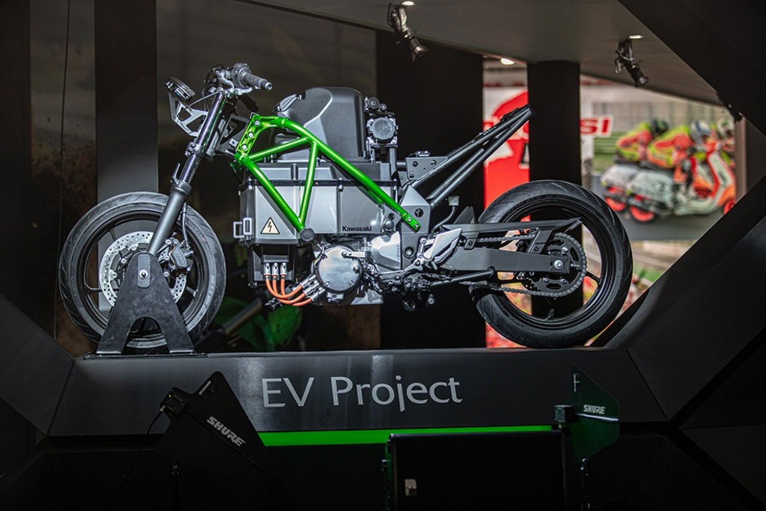 Kawasaki annuncia l'arrivo di una Ninja elettrica