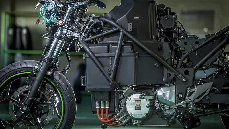Kawasaki annuncia l'arrivo di una Ninja elettrica