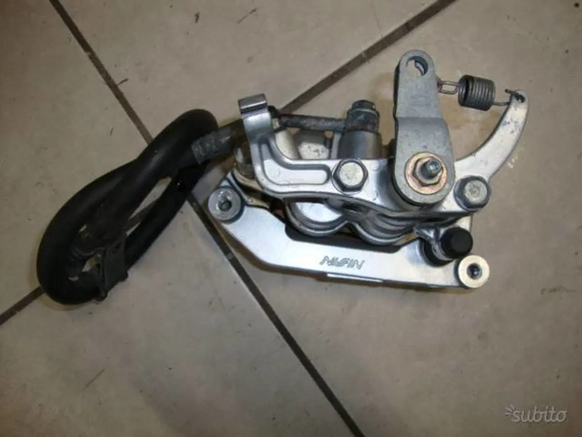 Suzuki burgman 400 anno 2003/06 parti motore (4)