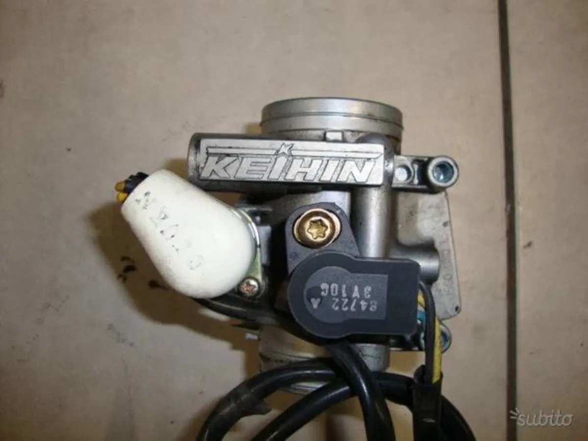 Suzuki burgman 400 anno 2003/06 parti motore (11)