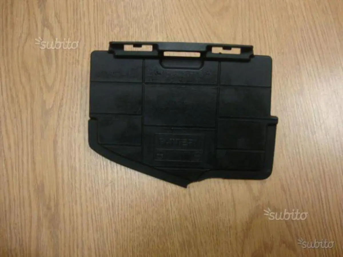Sportello batteria Suzuki Burgman 400 (2)