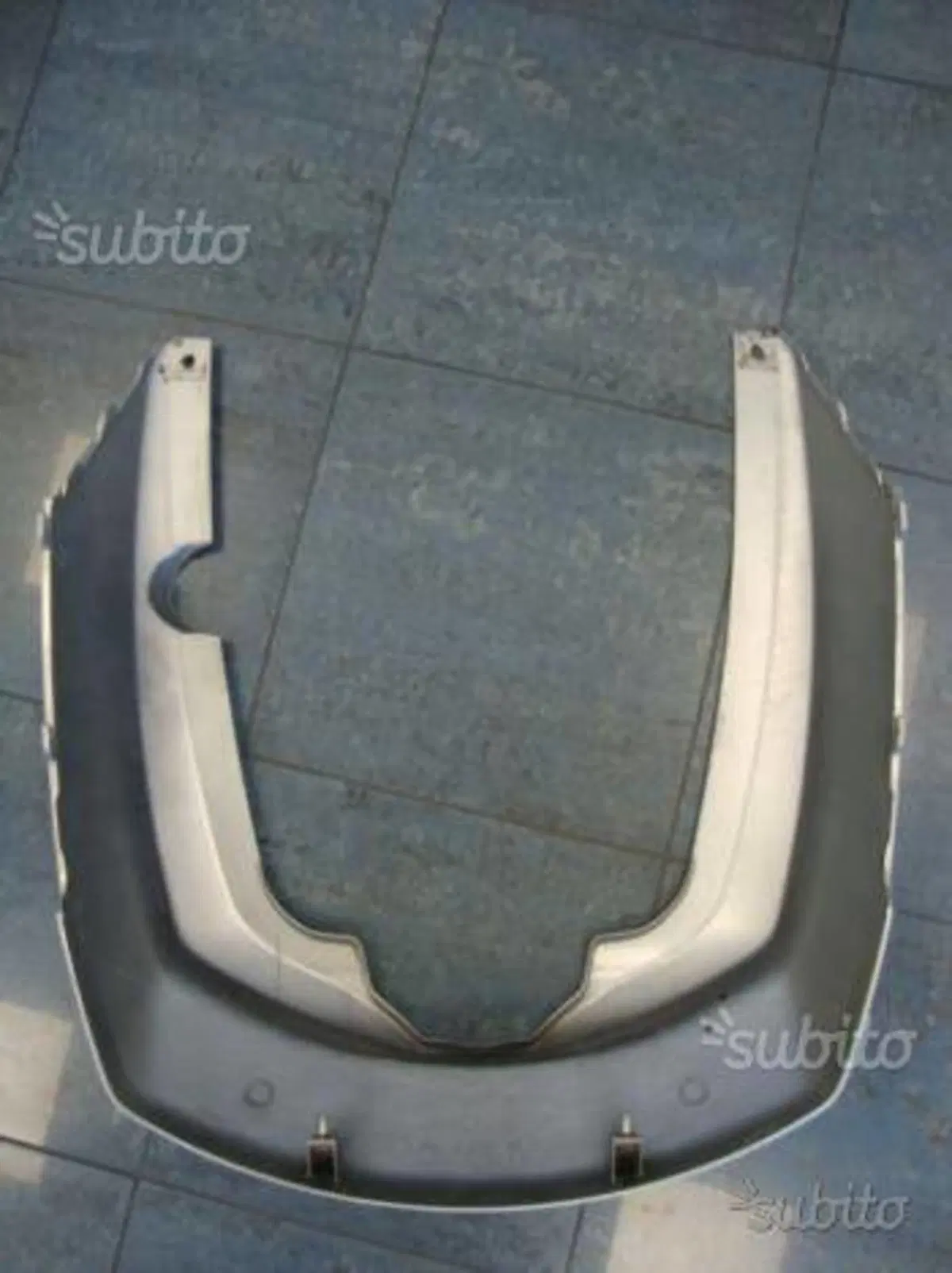 Coperchio inferiore Burgman 400 e 250 Suzuki (2)