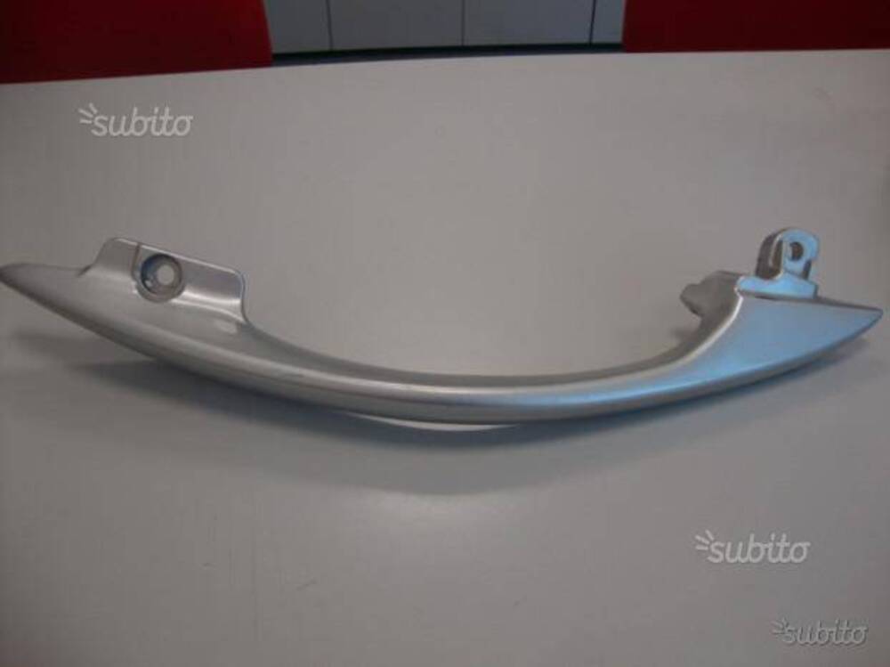 Maniglione posteriore sinistro Suzuki Burgman (2)