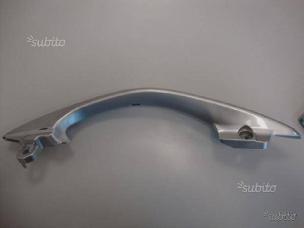 Maniglione posteriore sinistro Suzuki Burgman (3)