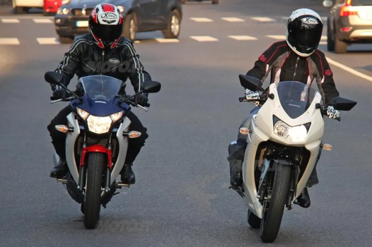 Honda CBR 250R VS Kawasaki Ninja 250R (6)