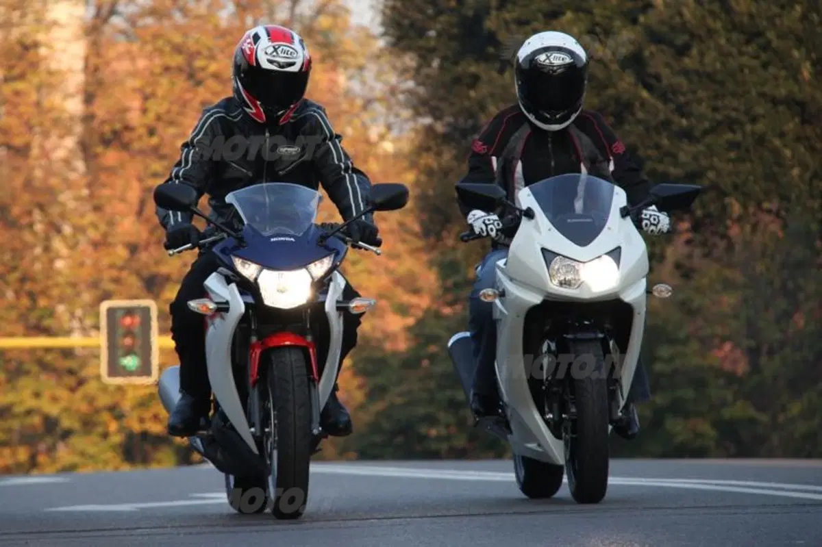 Honda CBR 250R VS Kawasaki Ninja 250R (17)