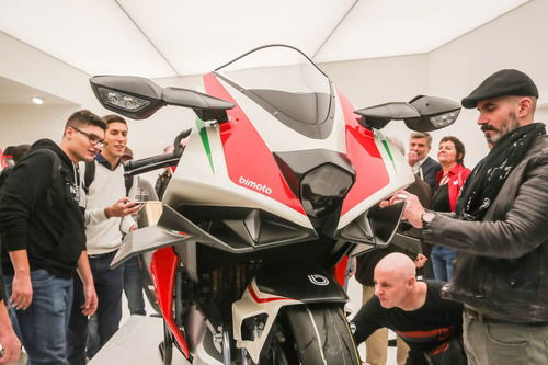 Bimota Tesi H2: Kawasaki si lancia nell’impresa (7)