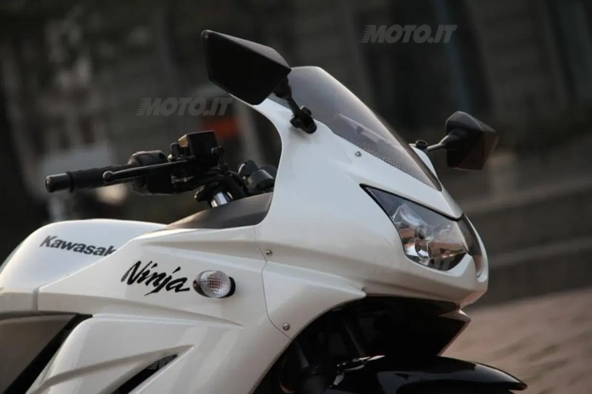 Honda CBR 250R VS Kawasaki Ninja 250R (44)