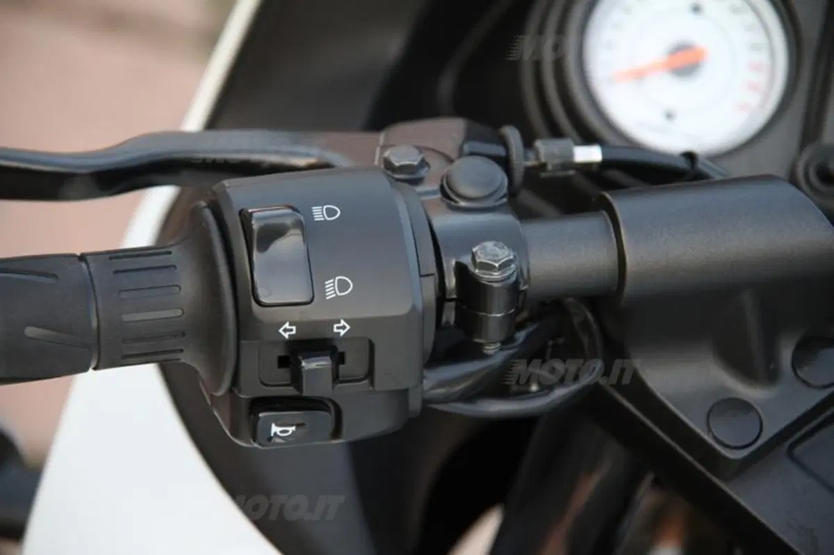 Honda CBR 250R VS Kawasaki Ninja 250R (47)