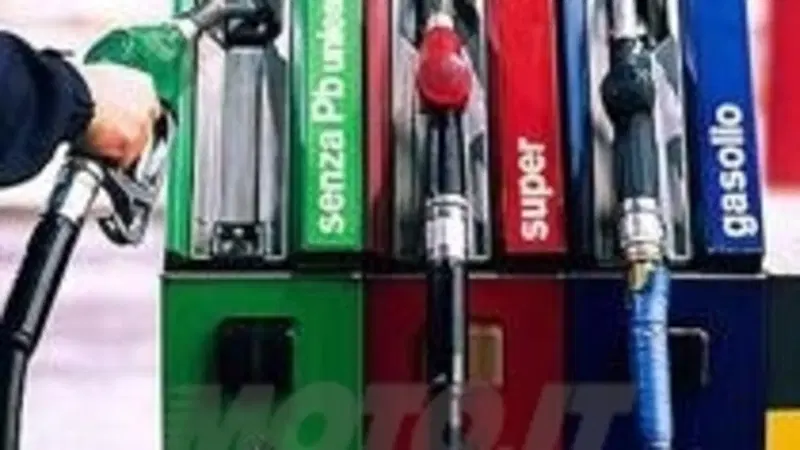 Stangata da orbi sulla benzina +8,2 cent/l
