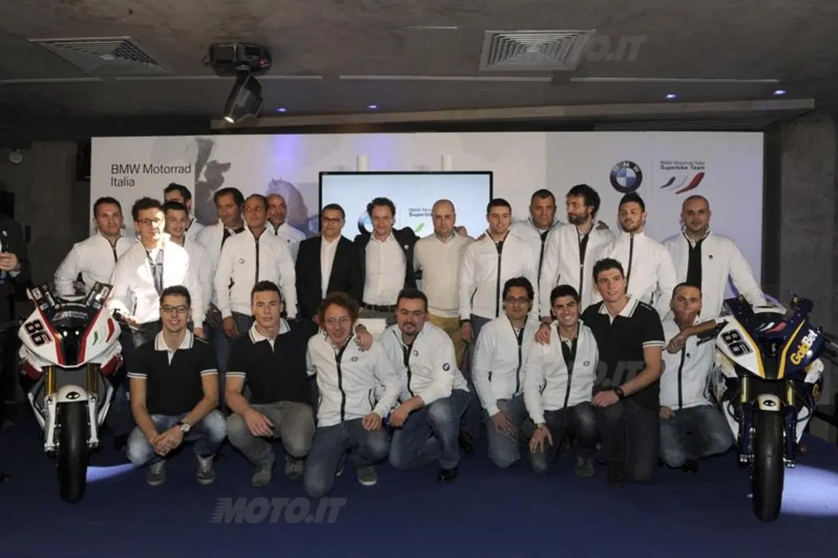 Presentato a Milano il team BMW Motorrad Italia (4)