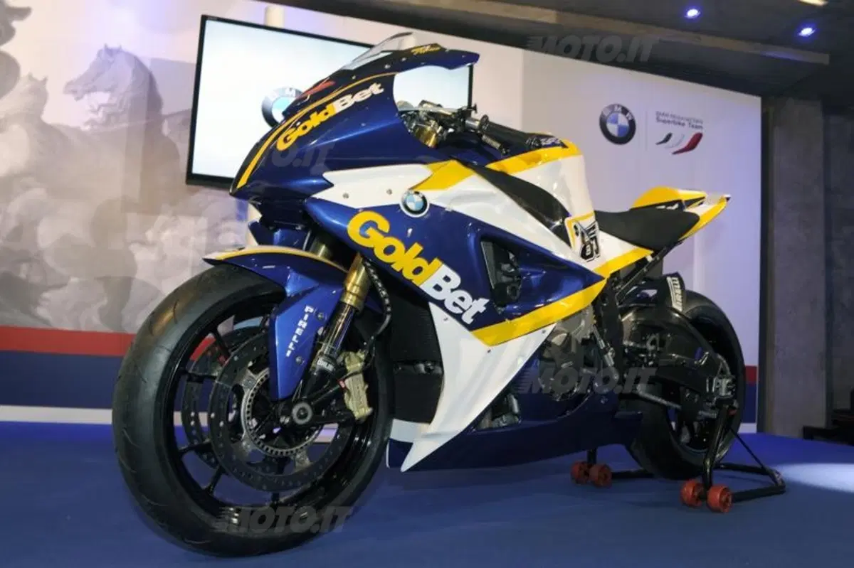 Presentato a Milano il team BMW Motorrad Italia (6)