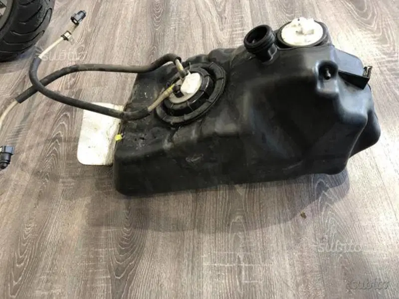 Serbatoio Beverly 400 2006/2007 Piaggio (3)