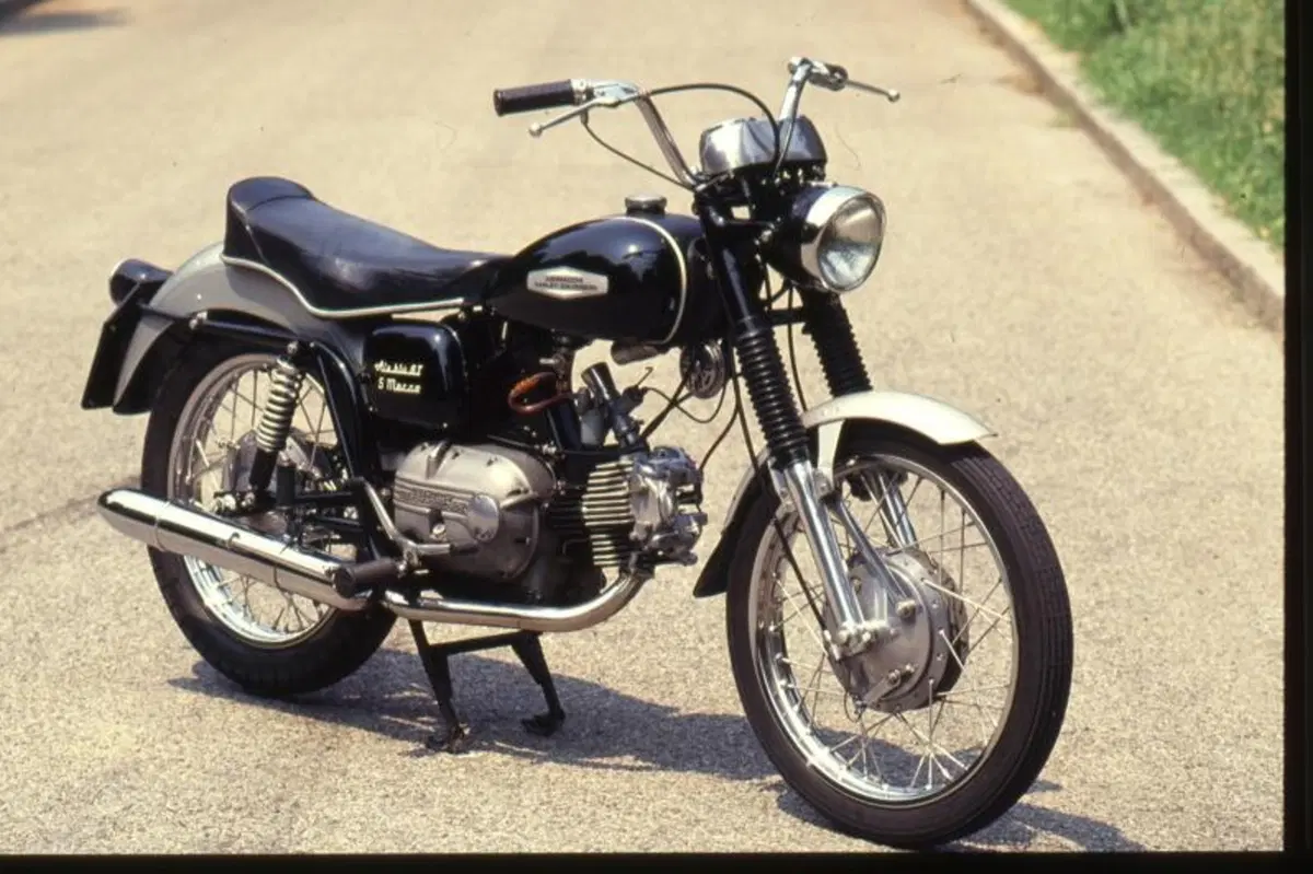 Massimo Clarke: "I motori a cilindro orizzontale" (3)