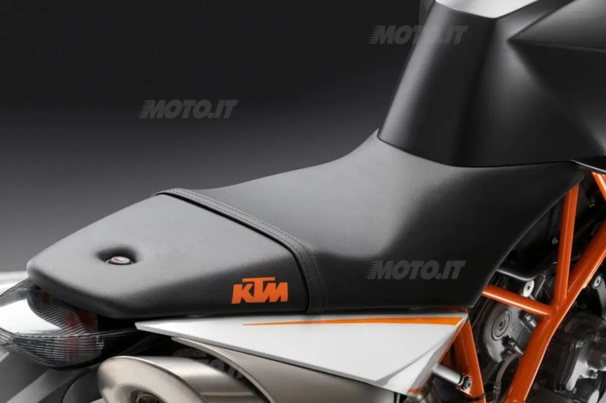 KTM 990 Super Duke R 2012 (5)