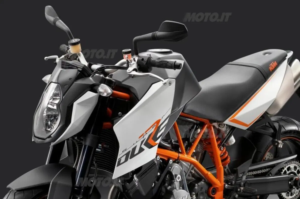 KTM 990 Super Duke R 2012 (6)