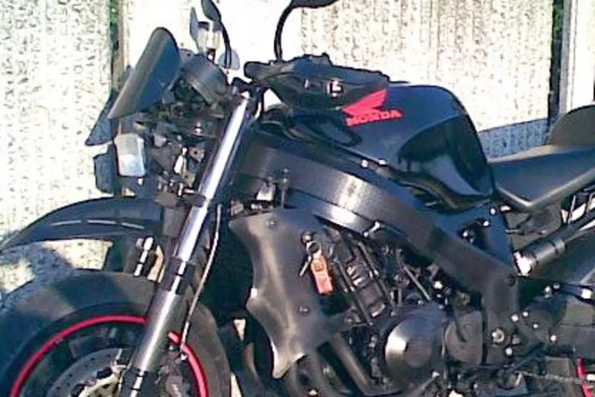 Le strane di Moto.it: "Honda CBR 900 RR" (5)