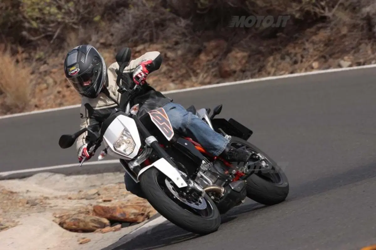 KTM Duke 690  (10)