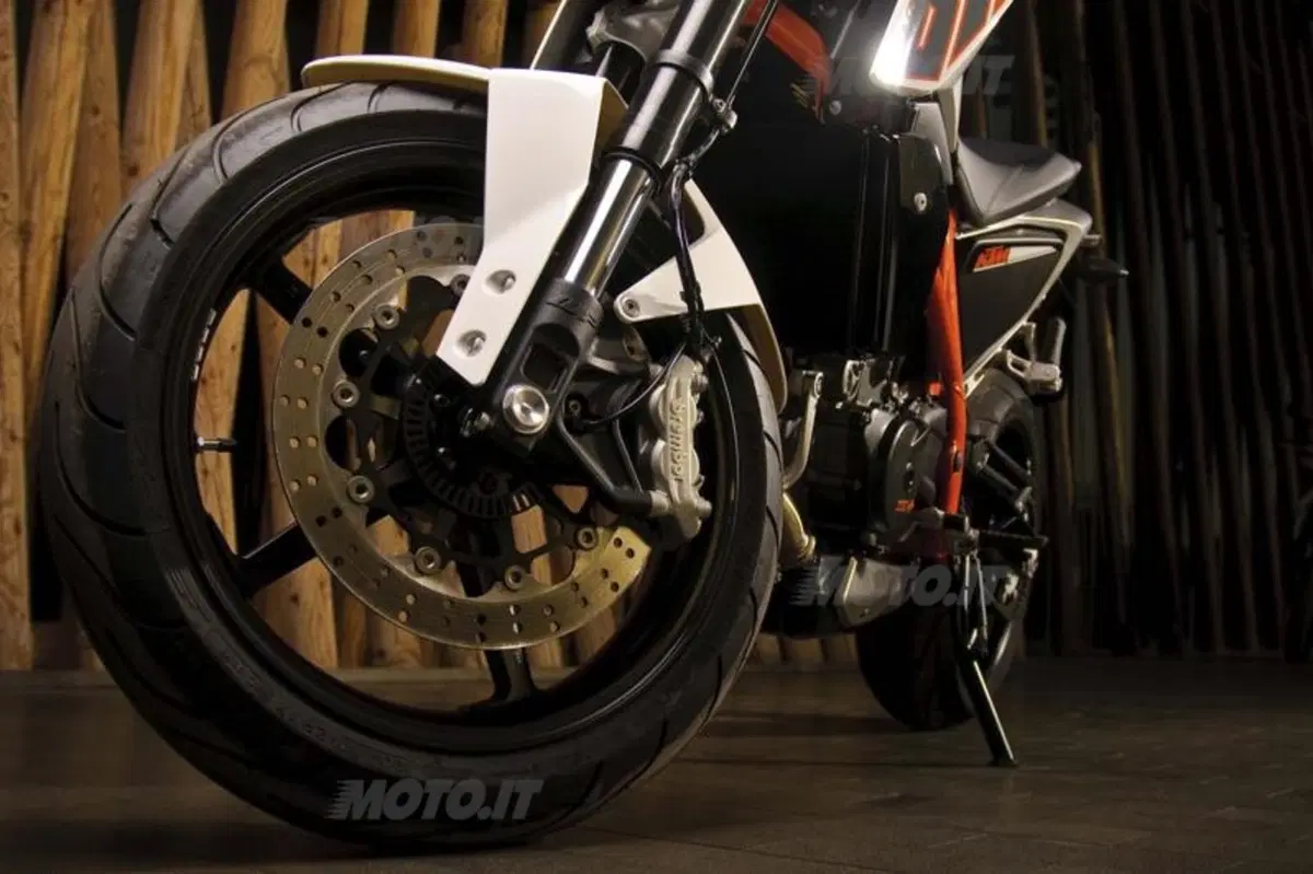 KTM Duke 690  (26)