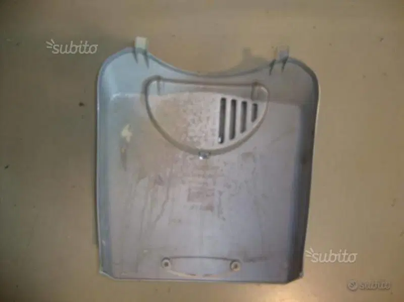 Coperchio scudo ant. Scarabeo 125-150-200 Rotax Aprilia (4)