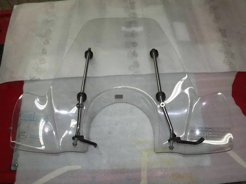 Parabrezza Aprilia Scarabeo 300 (2)
