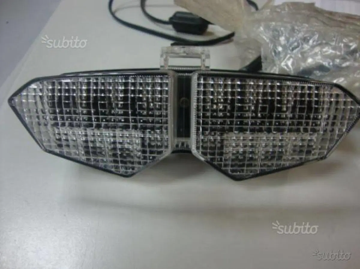 Fanale post. yamaha r6 dal 2003 al 2005 (2)