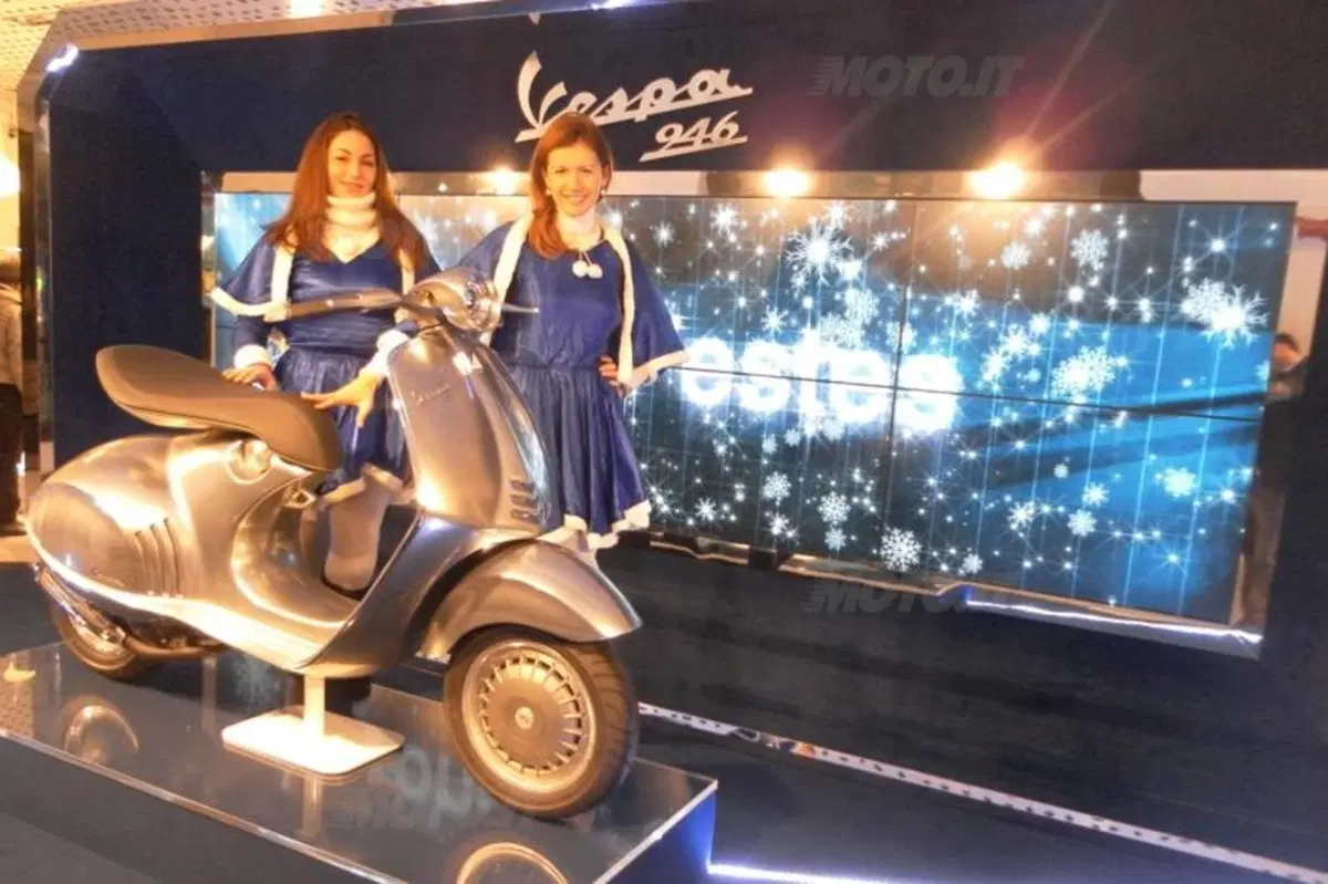 Vespa 946 esposta allo Spazio Broletto 13 a Milano (3)