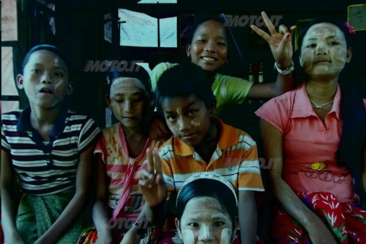Viaggi: Myanmar. "Frenare col clacson" (3)