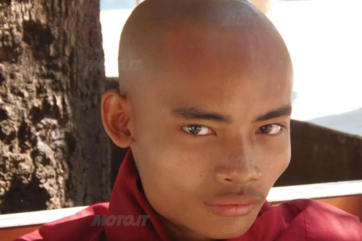 Viaggi: Myanmar. "Frenare col clacson" (16)